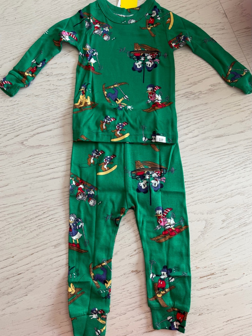 GAP Green Mickey & Friends Ski Print Two-Piece Long Sleeve Pajama Set 12-18 M